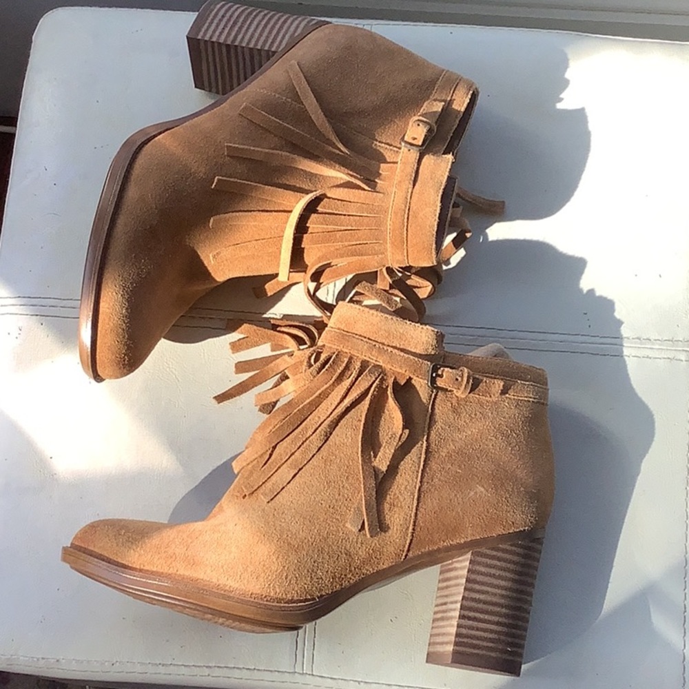 NWOT naturalized tan fringed suede bootie